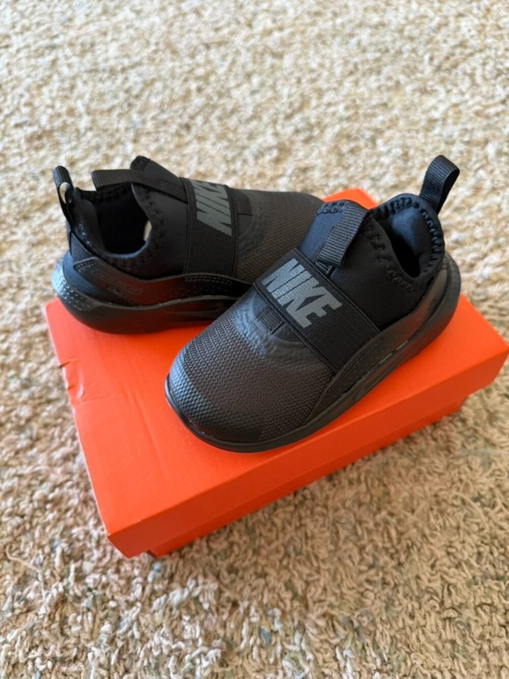 NIke Flex Runner 4 TD Sneakers Black Sz 6c NIB